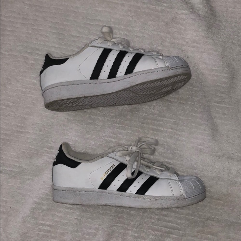 Adidas superstars
